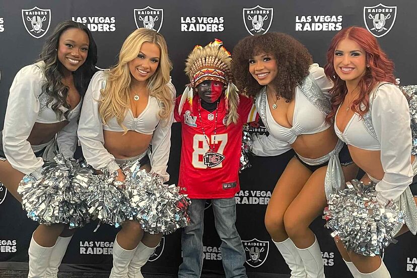 Mother of controversial Kansas City Chiefs fan posts proof that her son  isn't racist after "blackface" claims | Marca