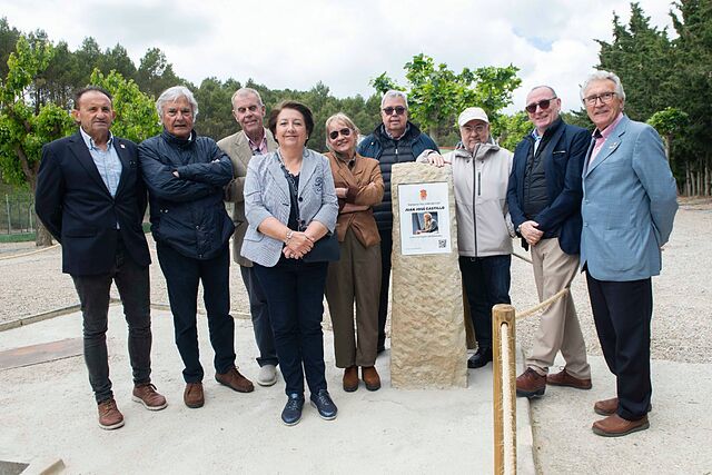 Algunos de los asistentes al homenaje a Juan Jos� Castillo entre los que se encontraban Tom�s Guasch, Alfredo Rela�o y Arturo Sis�.