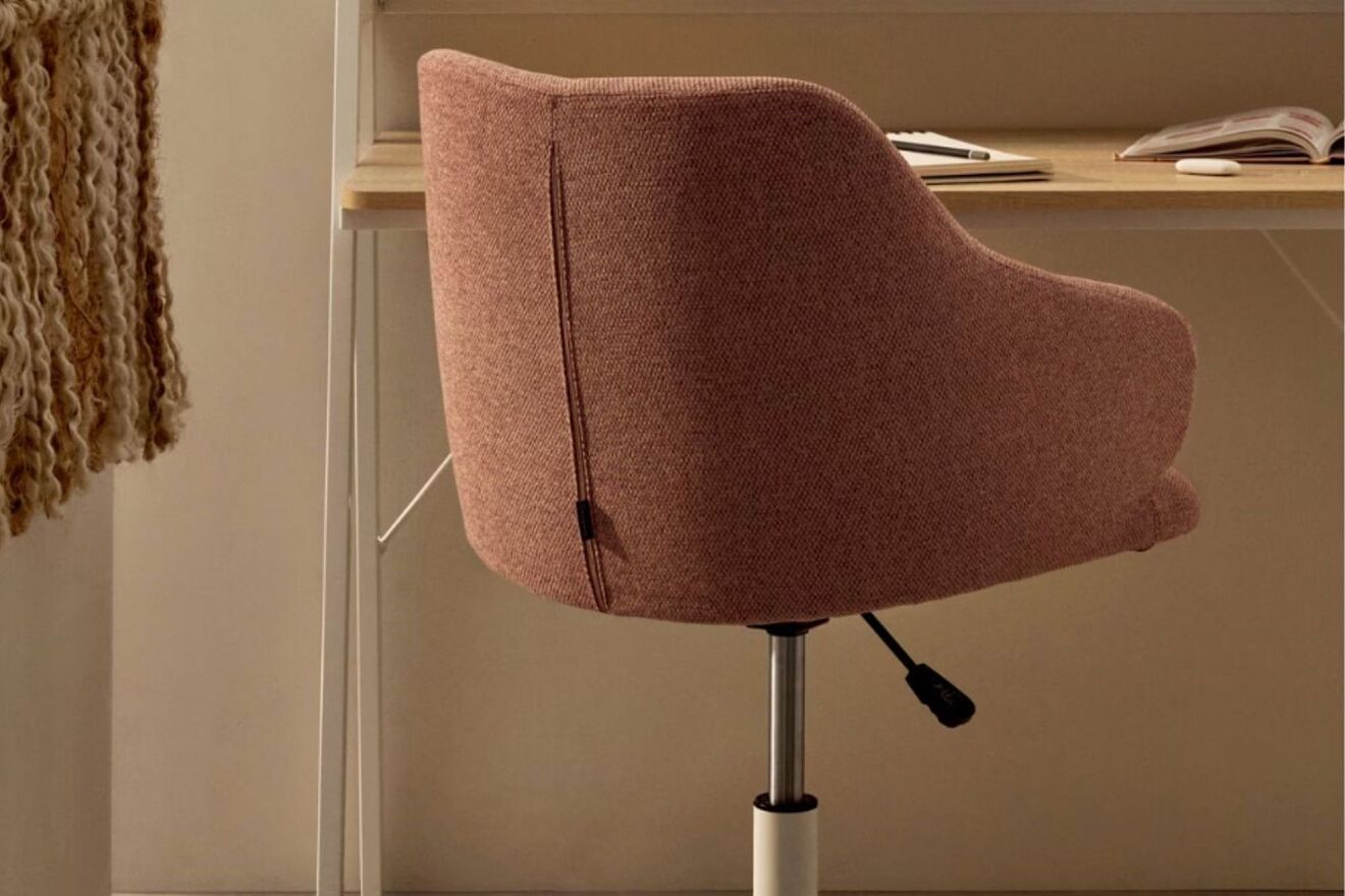 Trabaja con total comodidad gracias a la silla Einara.