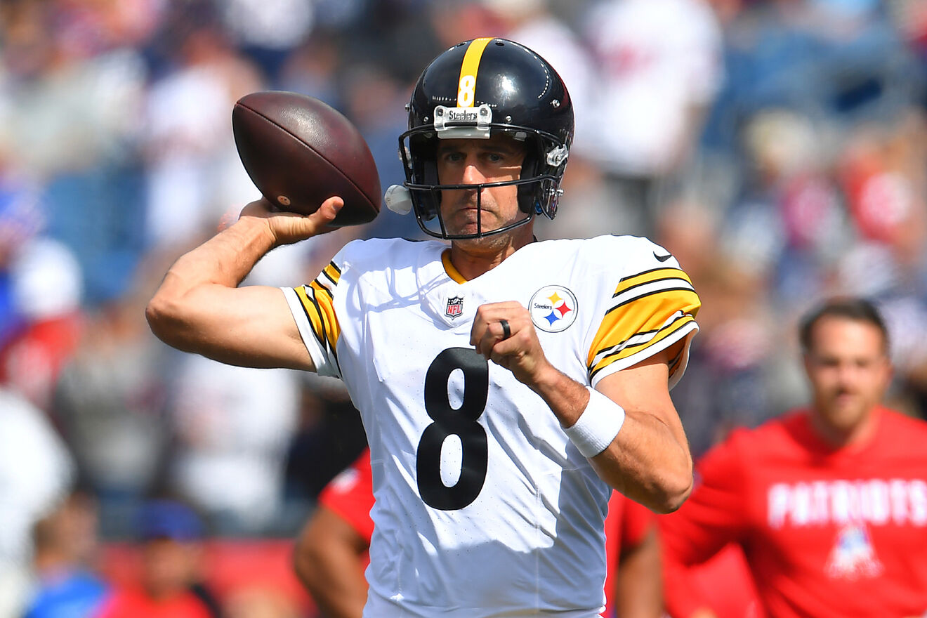 Steelers' Aaron Rodgers passes Brett Favre on all-time touchdown list in milestone performance