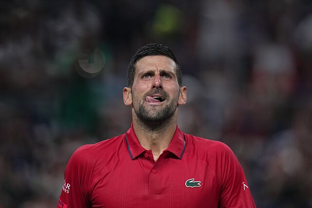 Djokovic, durante su partido de semifinales del Masters 1.000 de Shangh�i ante Vacherot.