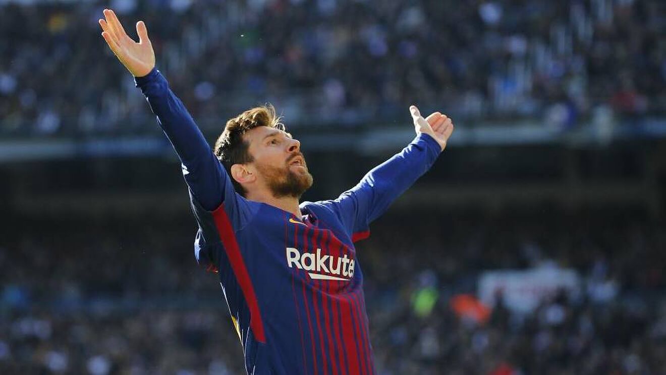 Leo Messi celebra un gol con el Barcelona en el Santiago Bernab�u.