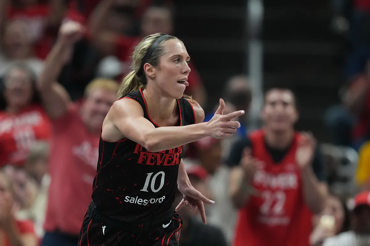 Lexie Hull has a surprising reaction after seeing her raccoon eyes become a  trend months later | Marca