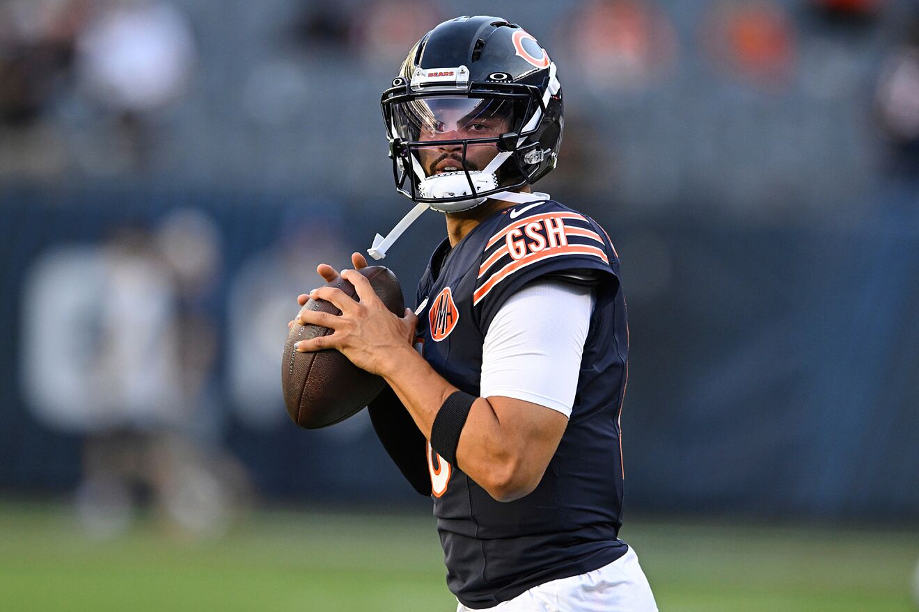 Caleb Williams warms up during a Chicago Bears preseason game in 2025.