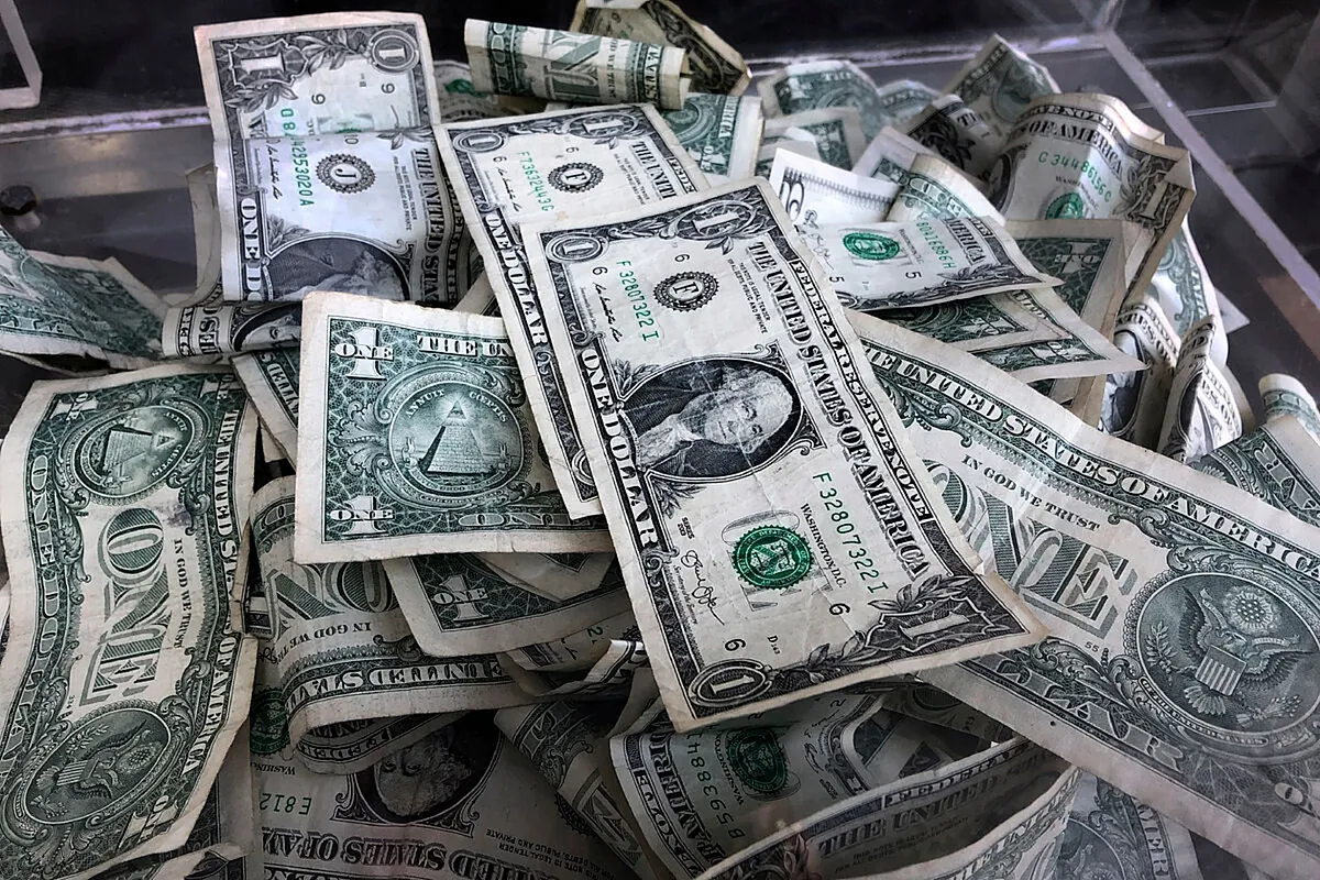 Here's how much New York's minimum wage will increase from January 1, 2026