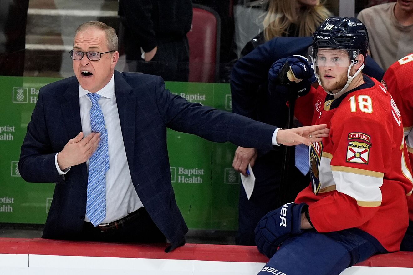 Florida Panthers coach Paul Maurice reacts during the third period of...