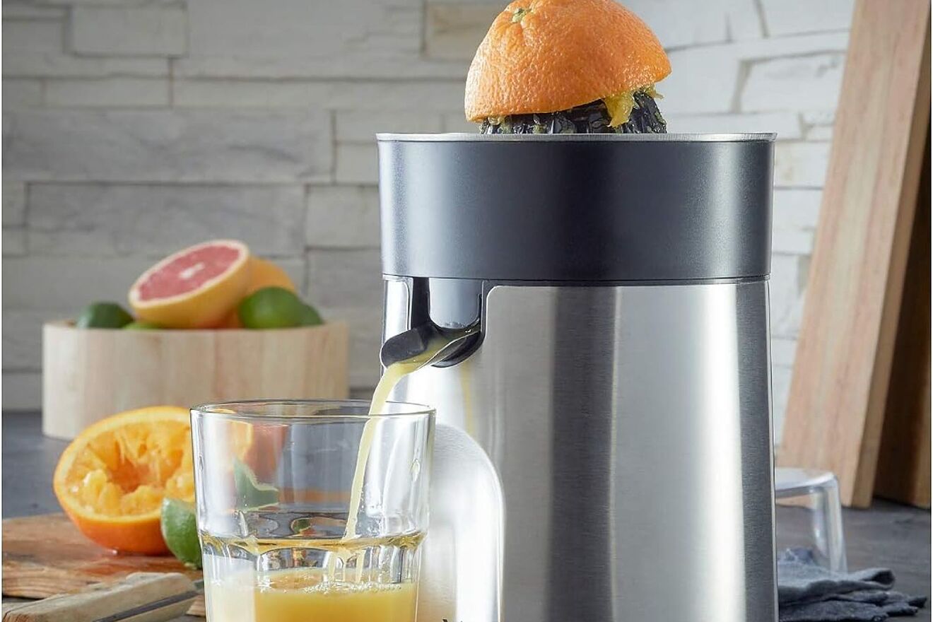El exprimidor de WMF que se ha ganado miles de valoraciones en Amazon para preparar zumo en casa.