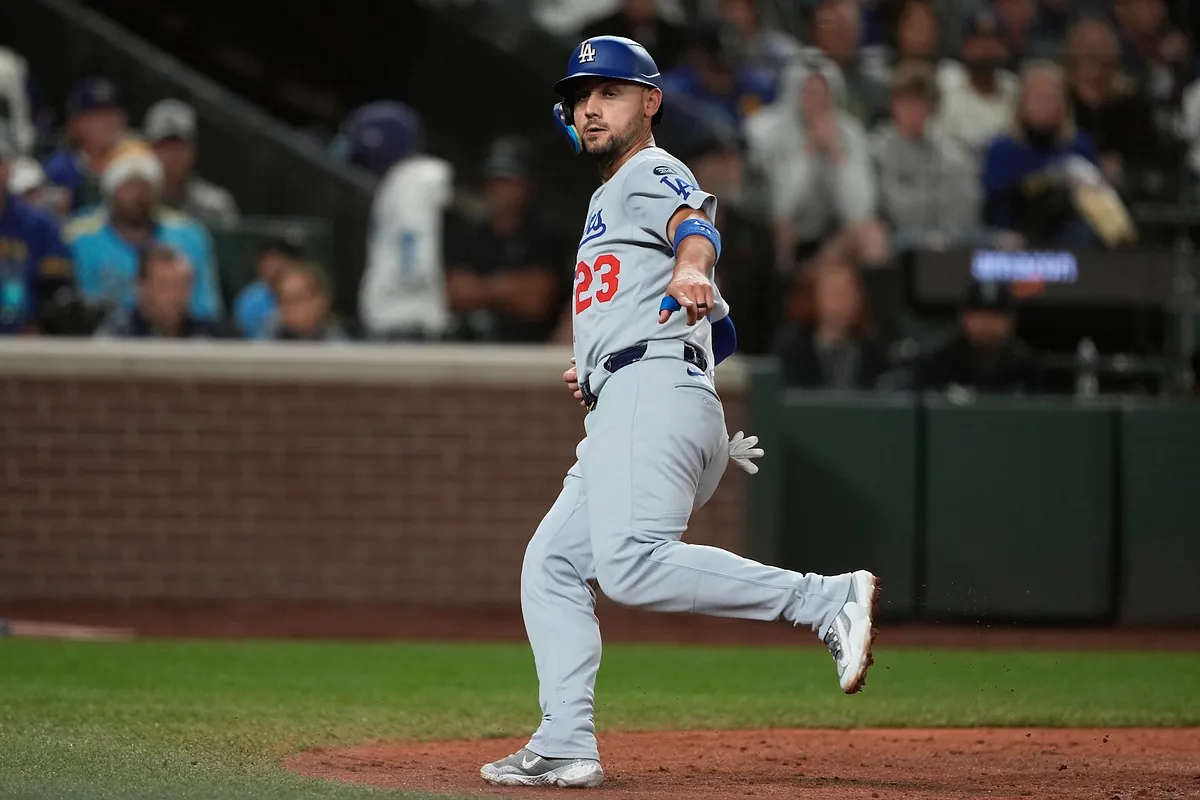 Michael Conforto leaves the Dodgers to play for the Chicago Cubs