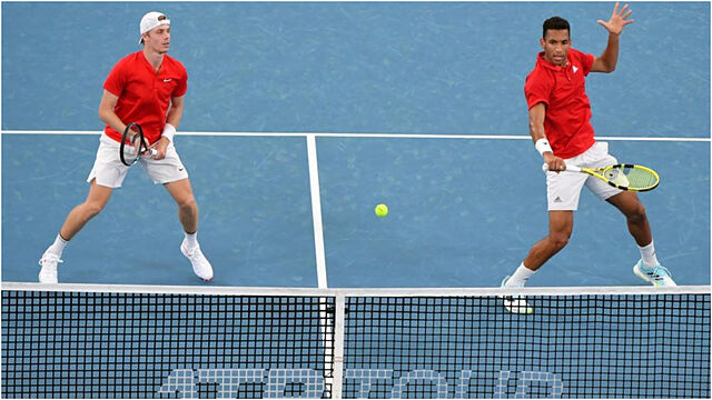 Denis Shapovalov y Felix Auger-Aliassime, durante el partido ante Medvedev y Safiullin.