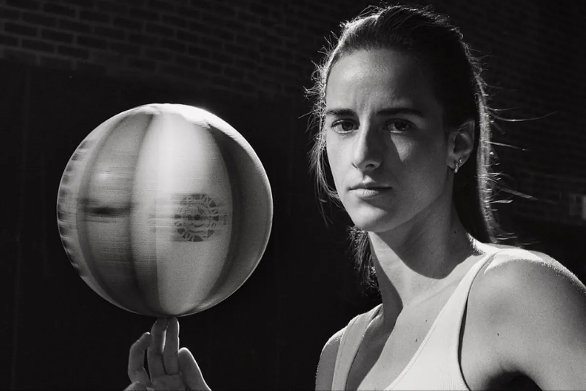 Caitlin Clark's provocation of Angel Reese through a Nike advertising  campaign in Chicago | Marca