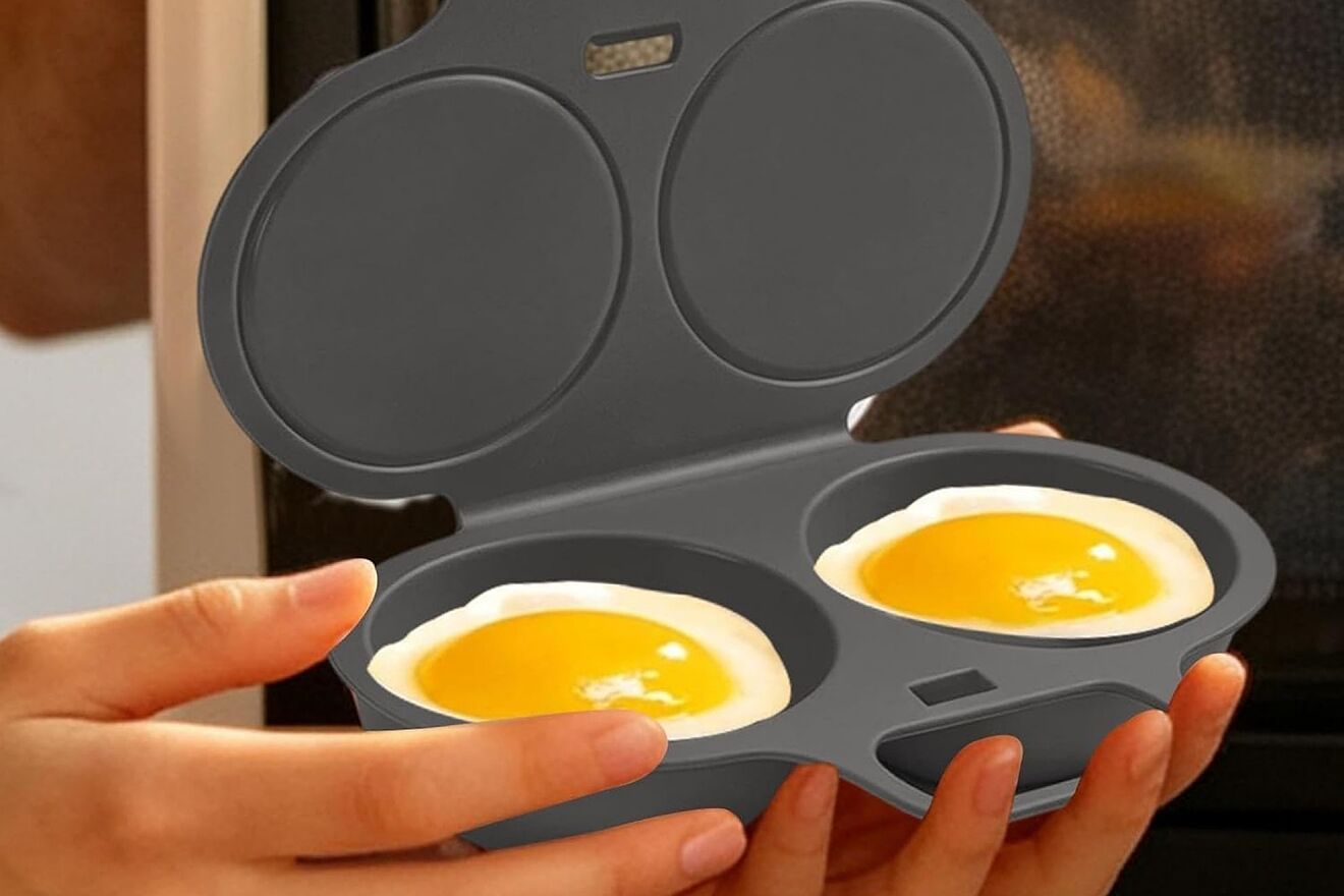El sencillo invento de Amazon para hacer huevos escalfados en el microondas