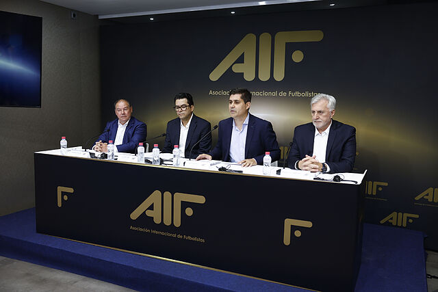 Presentaci�n de la Asociaci�n Internacional de Futbolistas (AIF), nuevo sindicato mundial de futbolistas