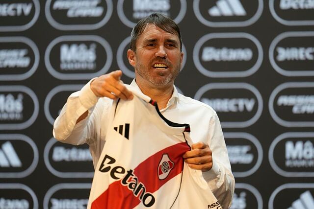 El 'Chacho' Coudet, en su presentaci�n con River Plate.