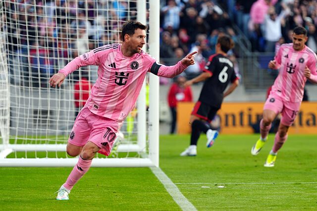 Lionel Messi celebra su gol ante el DC United