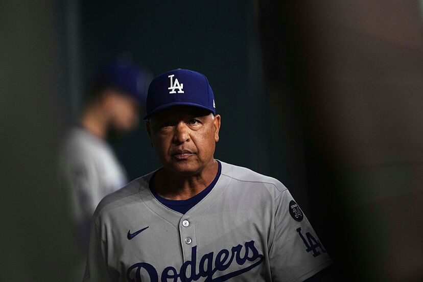 Did Dave Roberts cross the line? The controversial call that even made his  wife get angry | Marca