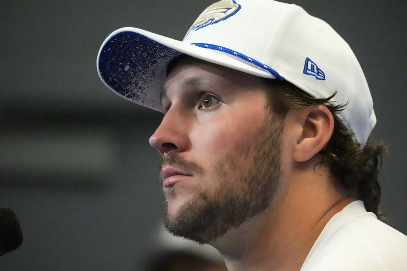 An NFL icon ruled out Josh Allen's Bills as Super Bowl contenders.