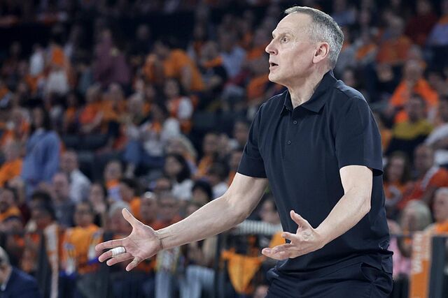 Roberto ��iguez, durante el partido ante el Valencia Basket.