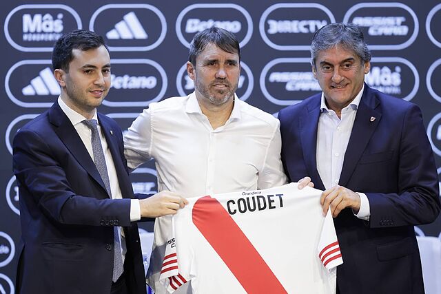 Coudet en su presentaci�n con River Plate.