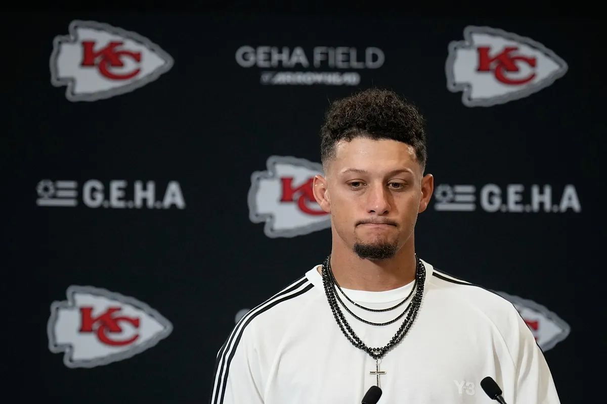 Patrick Mahomes is about to miss the first playoffs of his career: The Chiefs smash the panic button