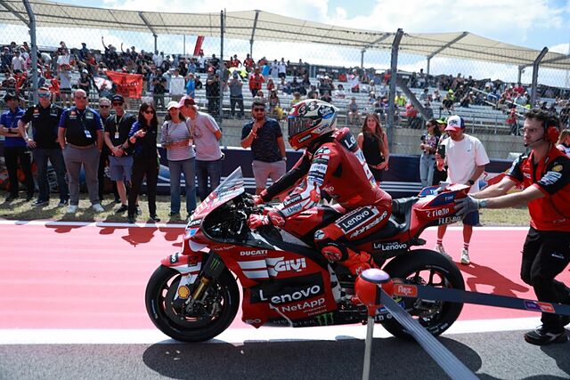 Marc M�rquez, empujado en Austin.