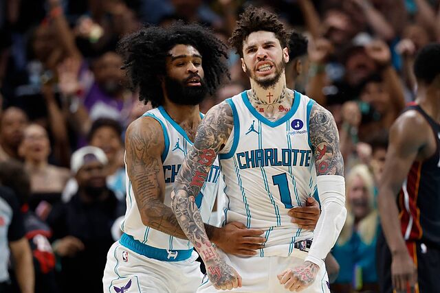 Los Hornets ganan un partido de infarto y eliminan a los Heat en 'play-in': LaMelo Ball, el h�roe