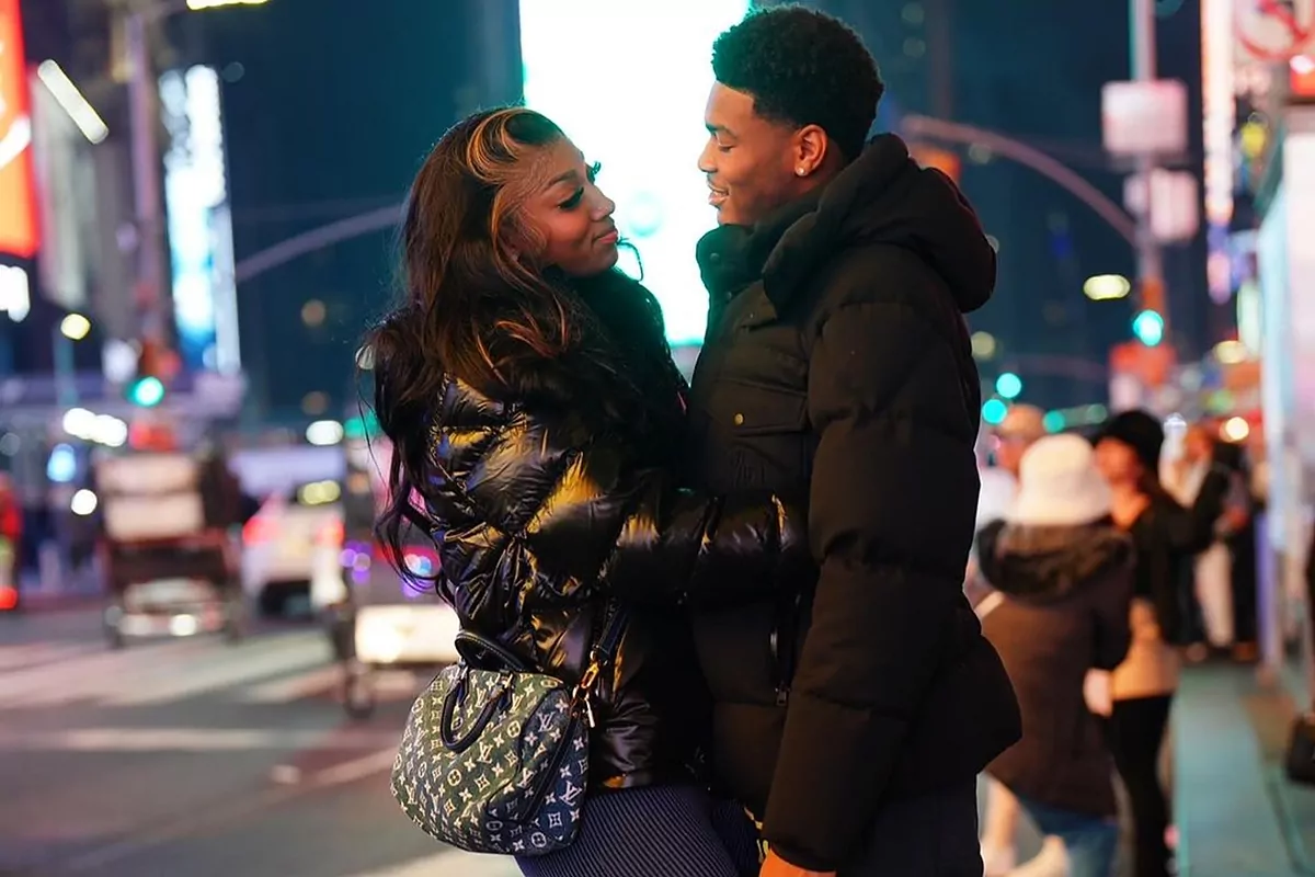 Angel Reese gets giddy after receiving special Christmas gift from  boyfriend Cam'Ron Fletcher | Marca