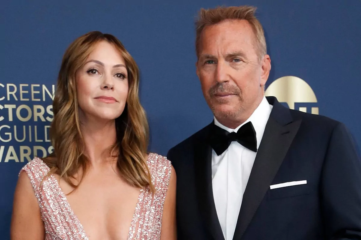 Kevin Costner accused of concealing evidence in divorce proceedings by  Christine Baumgartner | Marca