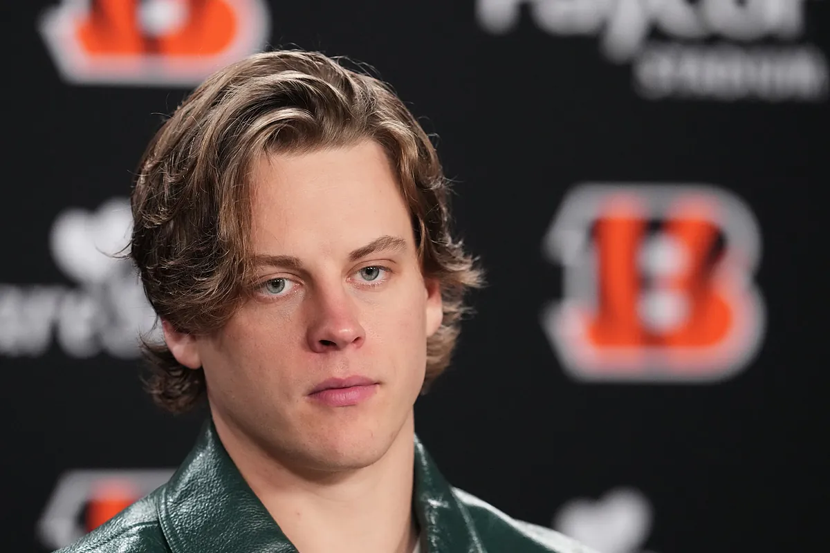 Joe Burrow Hangs with Earle, McRae Post-Oscars