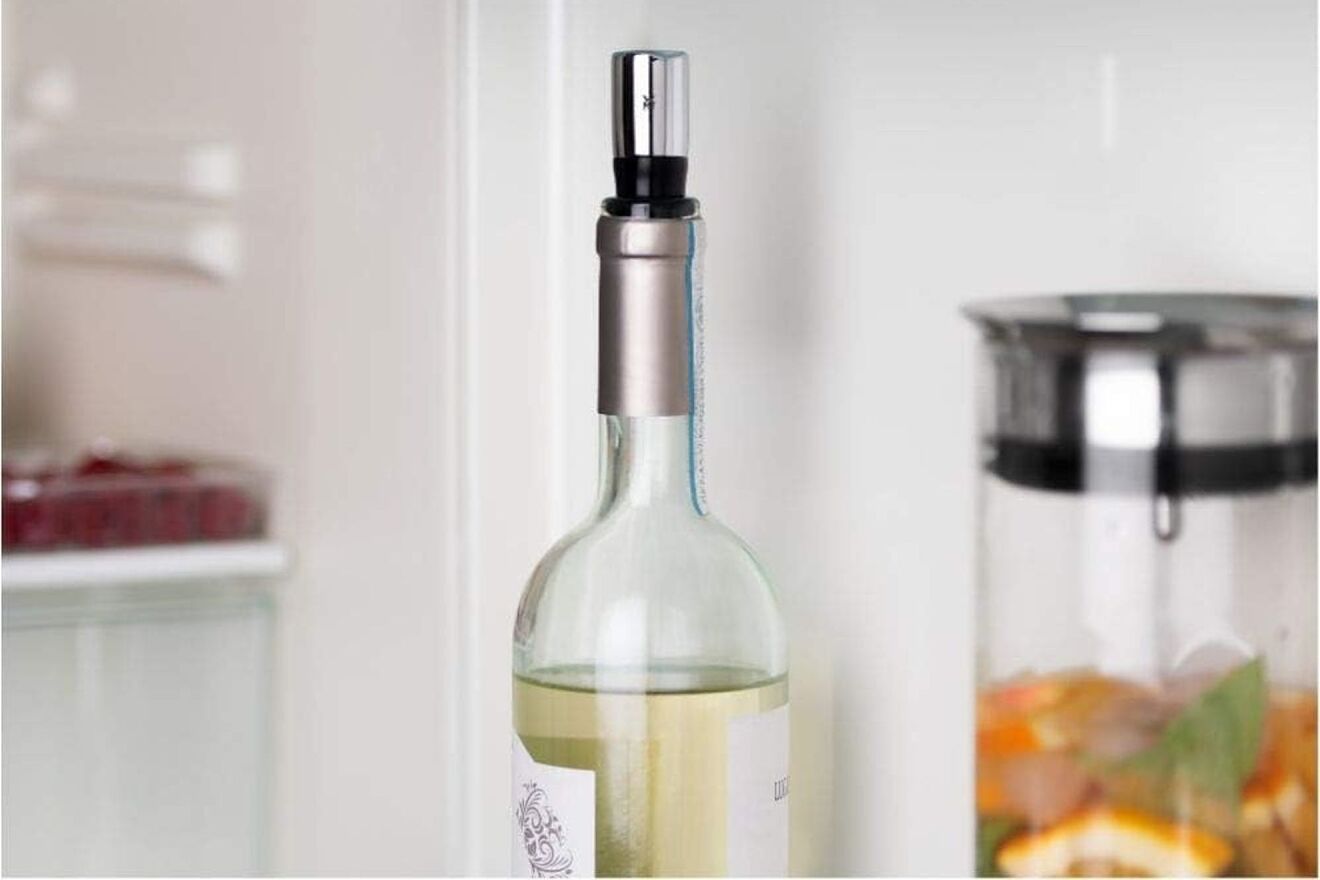 El curioso truco para conservar el vino una vez abierta la botella sin volver a poner el corcho.