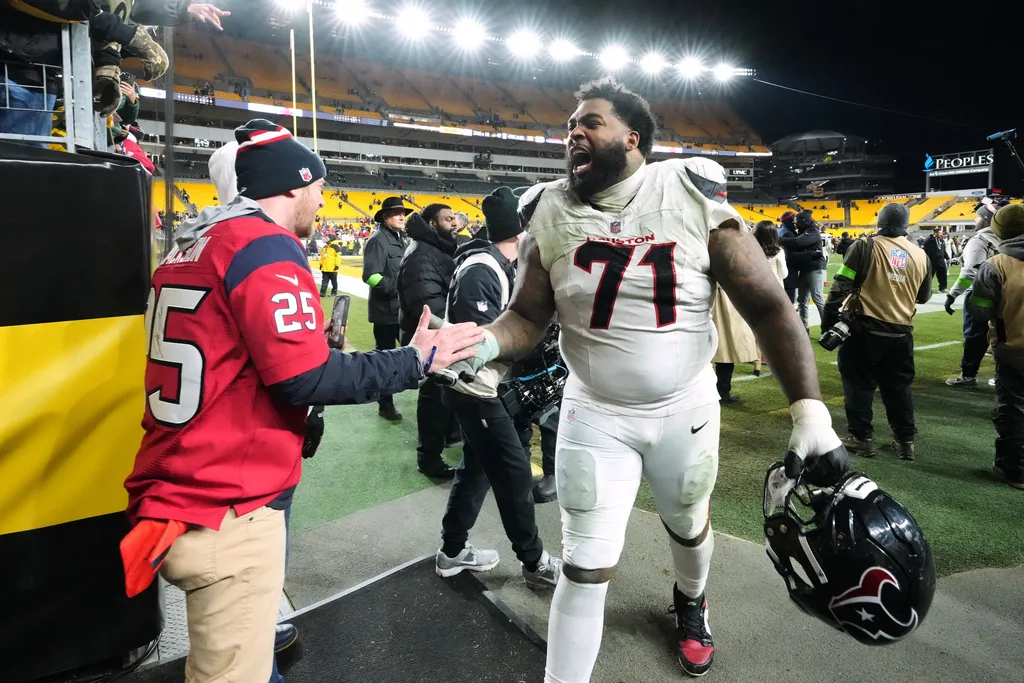 Shedeur Sanders has a new teammate in Cleveland: the Browns agree to a trade for the Texans' offensive tackle