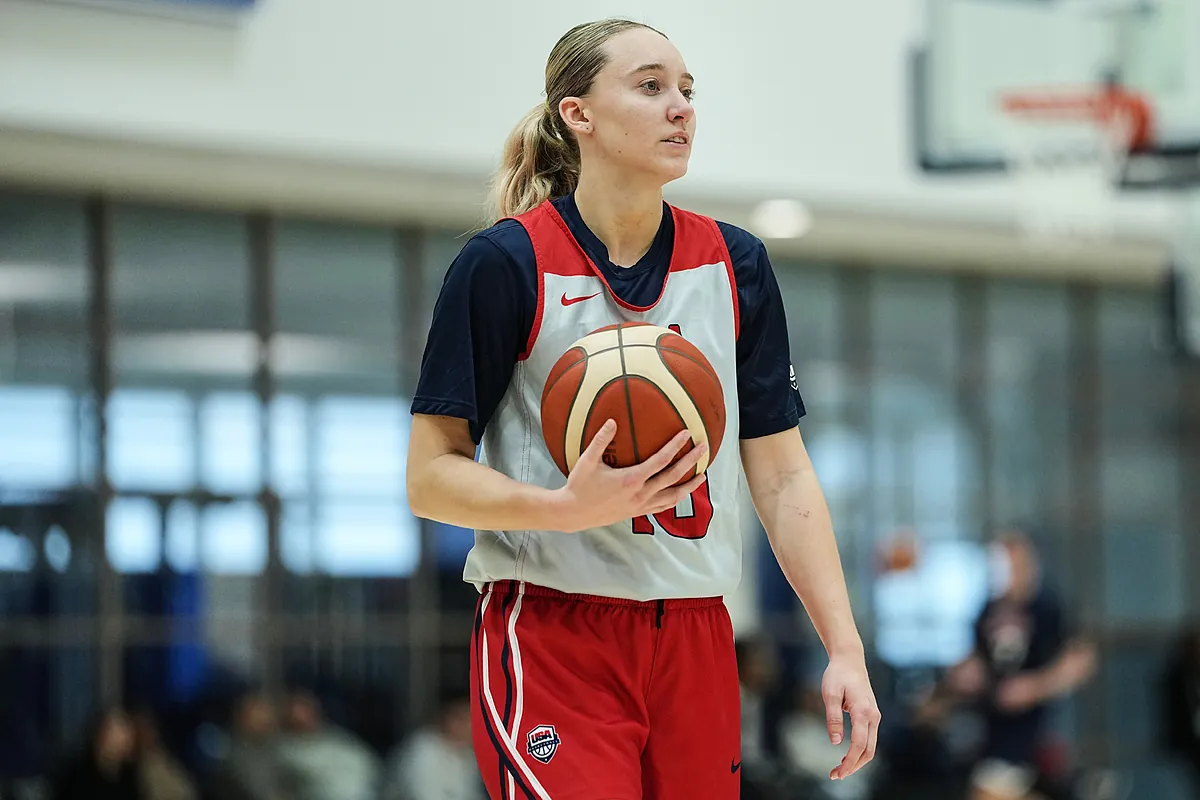 Paige Bueckers' play against Caitlin Clark heats up the real rivalry between the two, leaving Angel Reese out of the picture