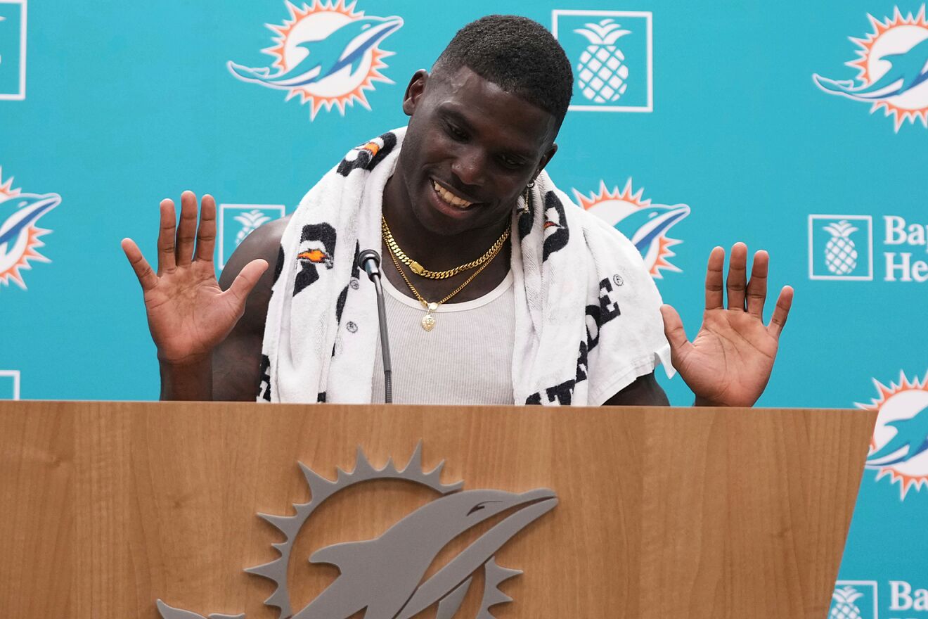 Tyreek Hill's son has another favorite player and he's right: he's been much better