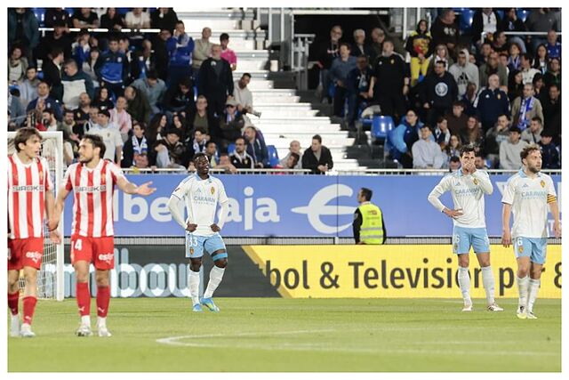 La decepci�n en los jugadores del Zaragoza tras el gol de Corredera era elocuente