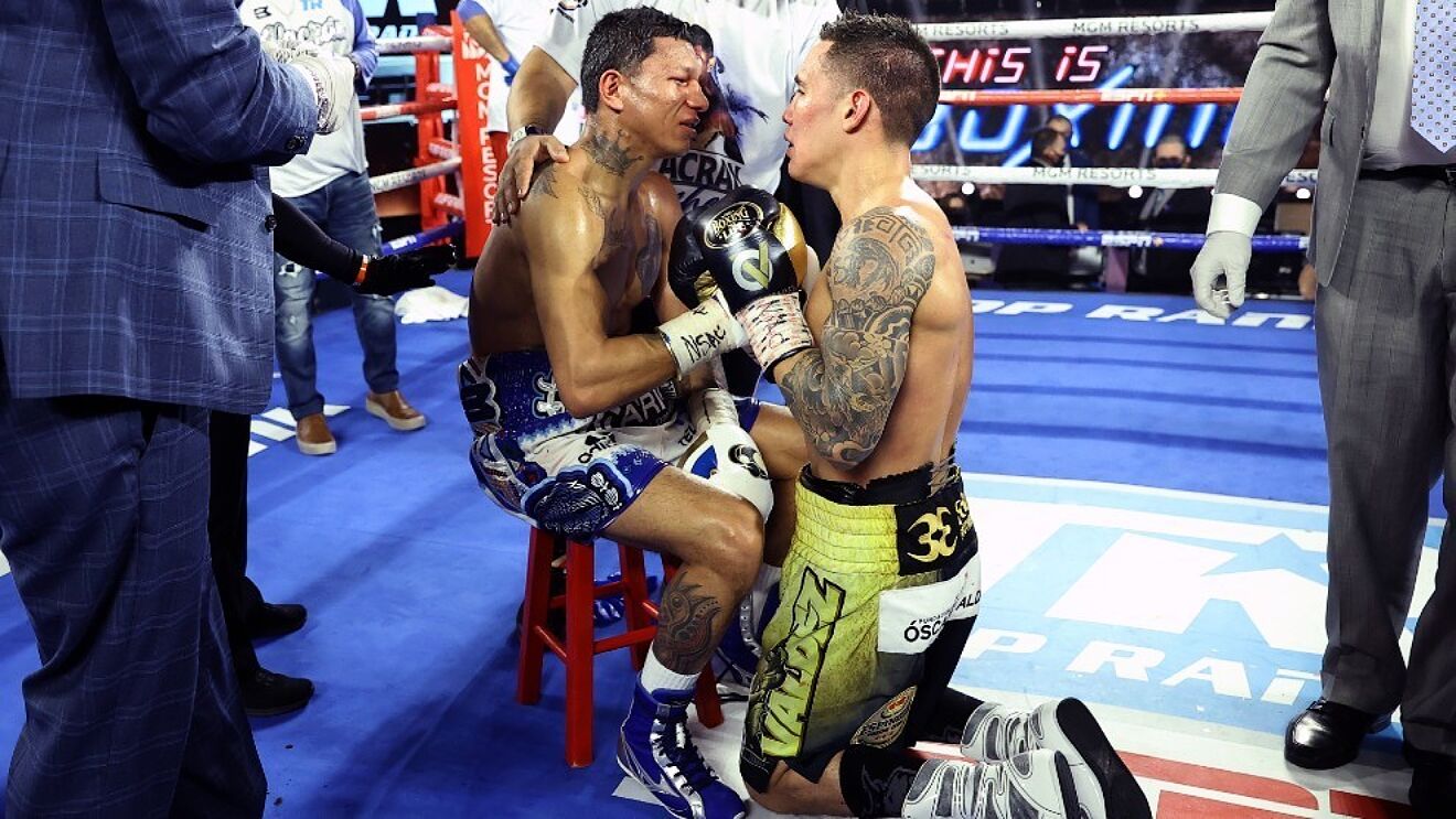Oscar Valdez and Miguel Berchelt
