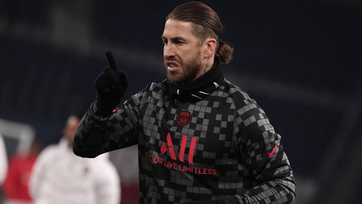 Sergio Ramos booed by PSG crowd after coming on... and then whistled with every touch