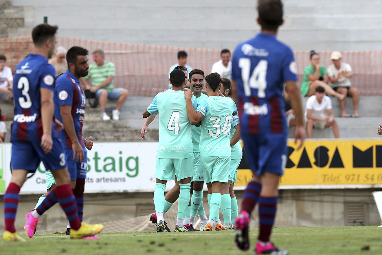 El Mallorca celebra uno de los goles.