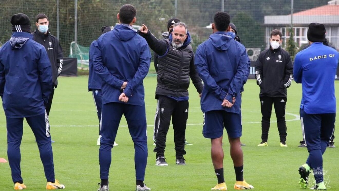 La Federaci�n de Pe�as Cadistas otorga un premio a �lvaro Cervera