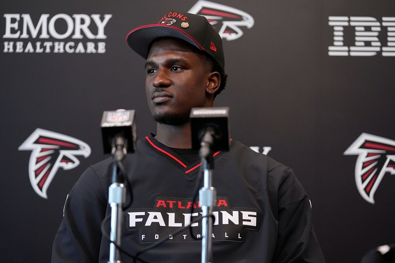 Falcons DE James Pearce Jr. still faces stalking and deadly weapon...