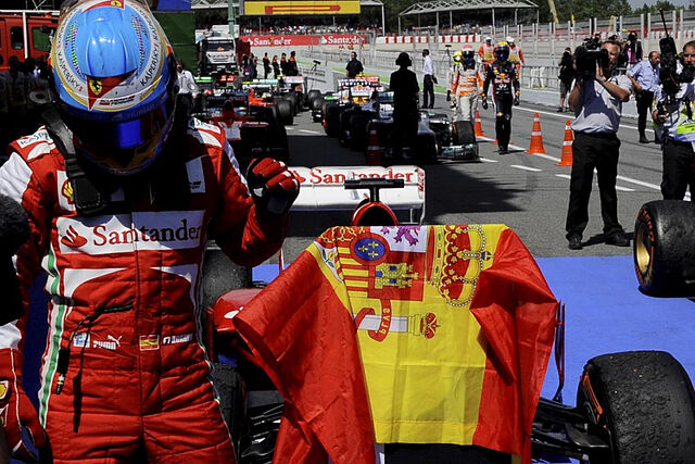 Alonso, al bajarse del Ferrari en aquel GP de Espa�a.