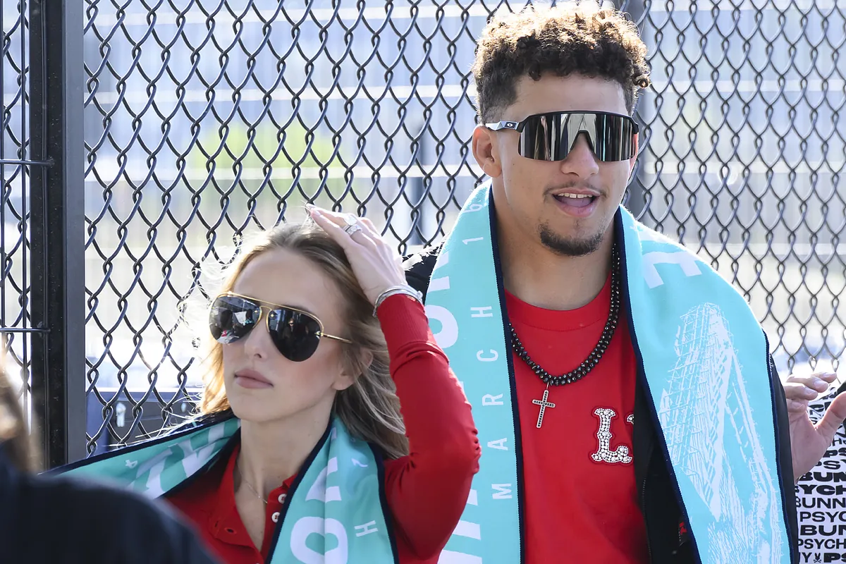 Sterling and Bronze Mahomes create a viral winter moment that their parents Brittany and Patrick can't help but share