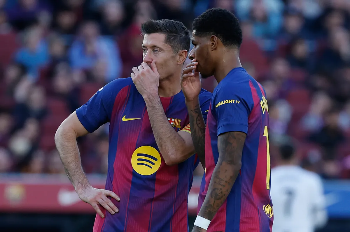 Robert Lewandowski drops "we'll talk soon" hint and adds pressure to Barcelona drama