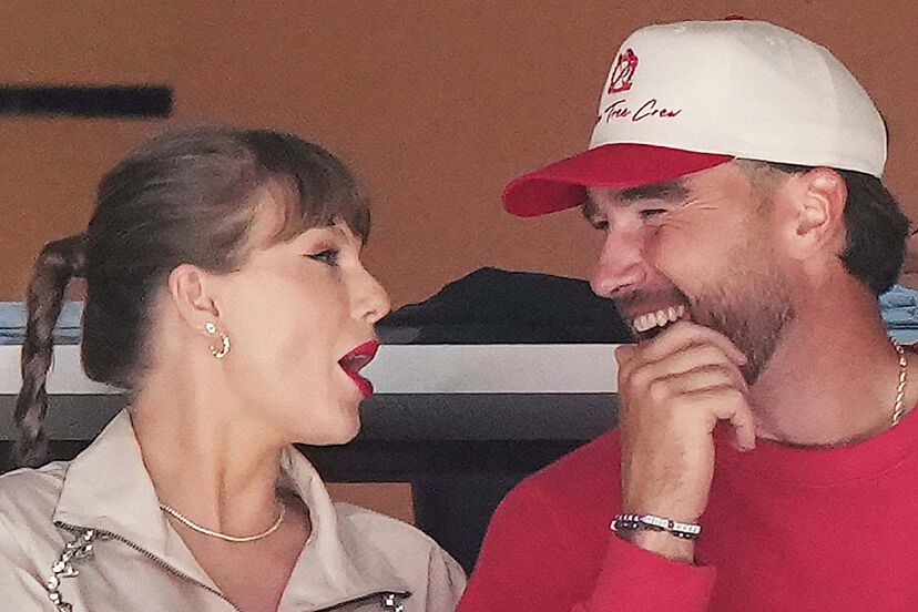 Taylor Swift can't help her 'Zendaya laugh' and reveals what's going to  happen in relationship with Travis Kelce | Marca
