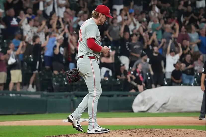 Phillies pitcher suffers cardiac arrest and collapses: Health status  revealed | Marca