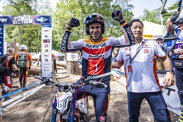 Toni Bou celebra una victoria