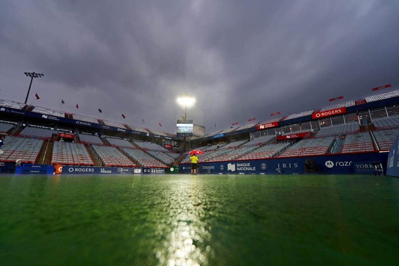 La lluvia aplaza a este domingo la semifinal entre Rybakina-Samsonova