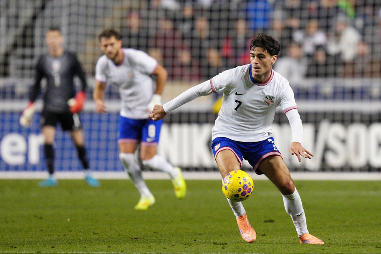 United States' Gio Reyna controls the ball