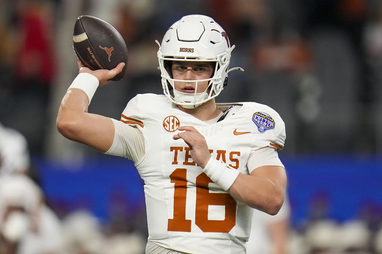 An NFL star helps recruit and improve Arch Manning's Texas Longhorns