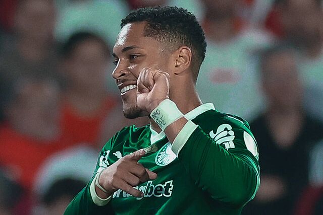 El Palmeiras de Vitor Roque da un golpe de autoridad y derrota a domicilio a River Plate