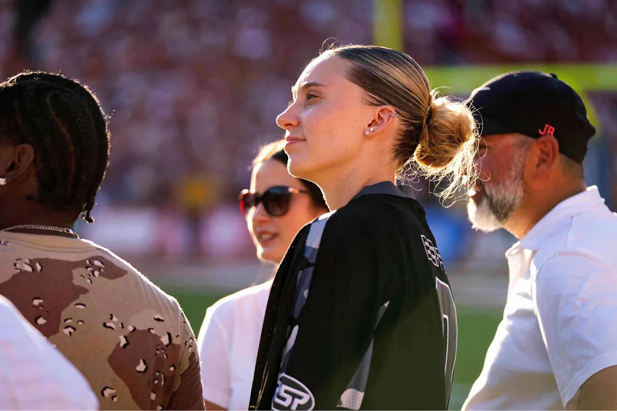 Paige Bueckers vibes thanks to the Cowboys on Thanksgiving: she is an unconditional fan