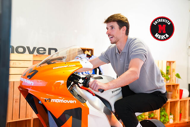 �lex M�rquez, con el simulador de Momoven.